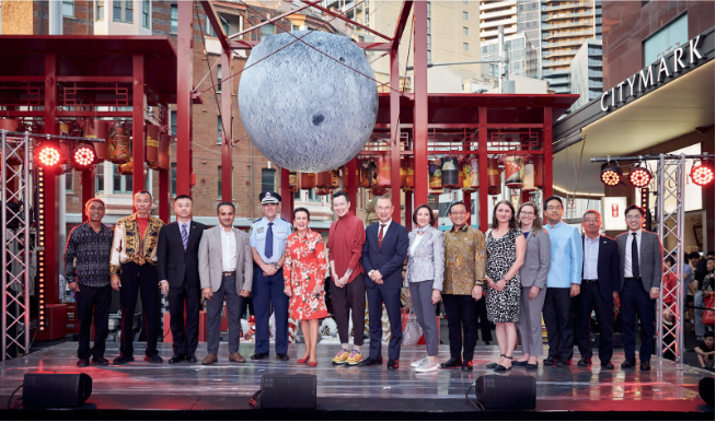 The donation to the University of Western Sydney and Chinese Parents Association